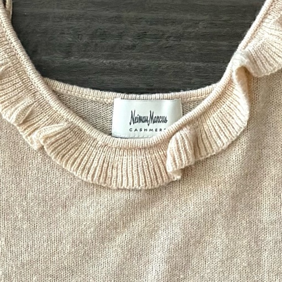 Neiman Marcus Cashmere Ruffle Cami - Picture 4 of 6